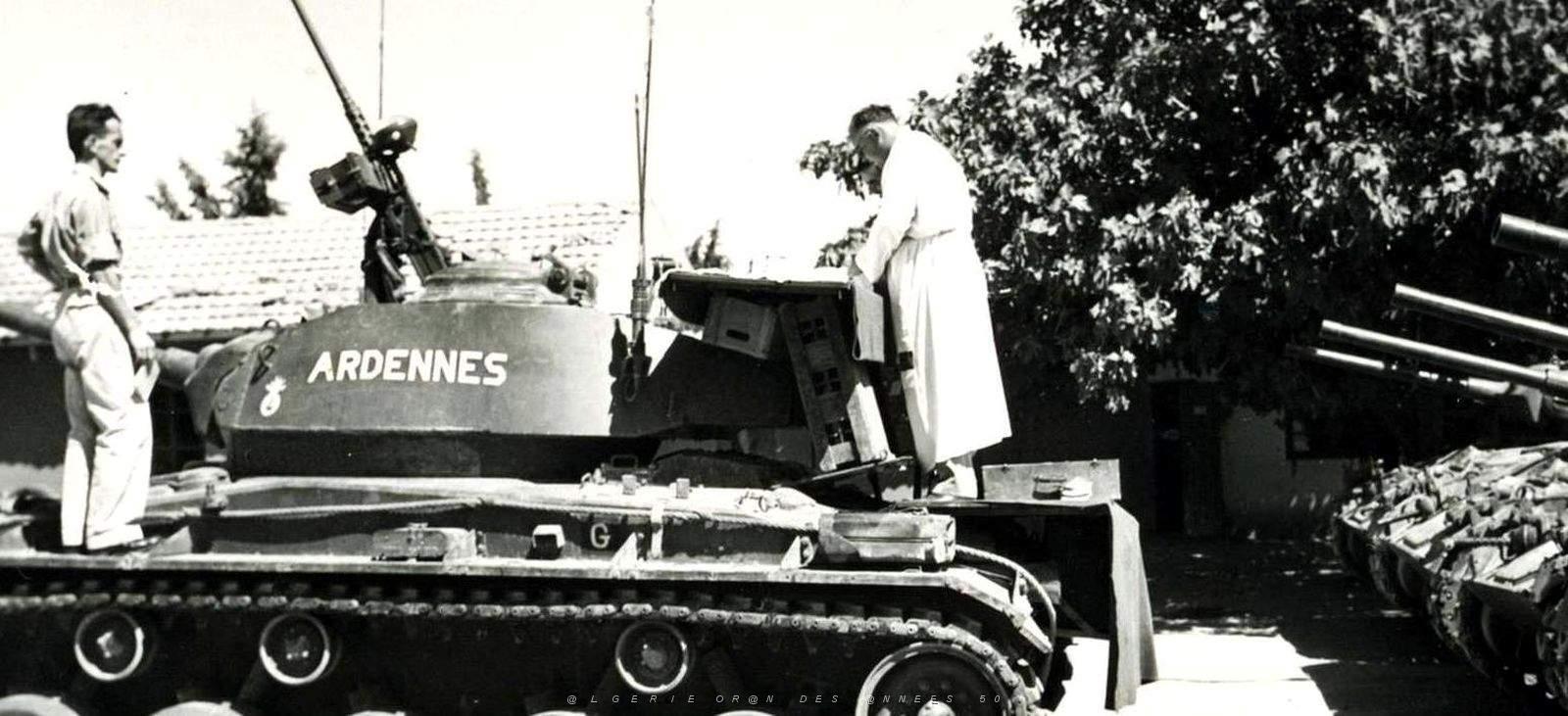 1973- Le Telagh - Ferme Bougeon - Messe 9e Hussards 2- 1958.jpg